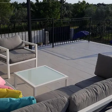 Holiday home Dioniza